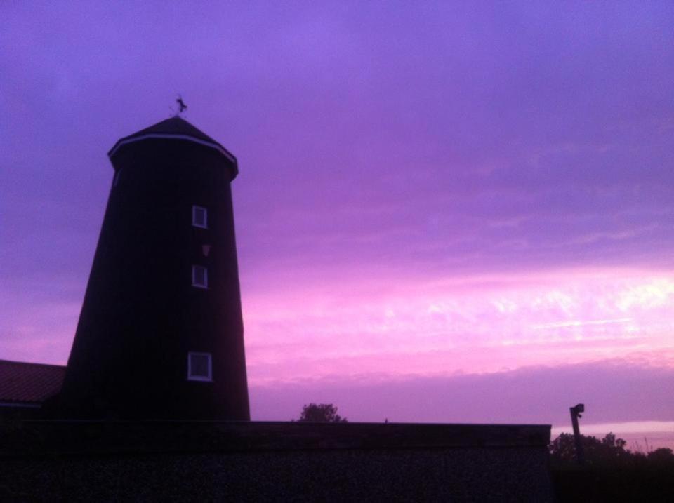 Yaxham Mill Bed and Breakfast Dereham Εξωτερικό φωτογραφία